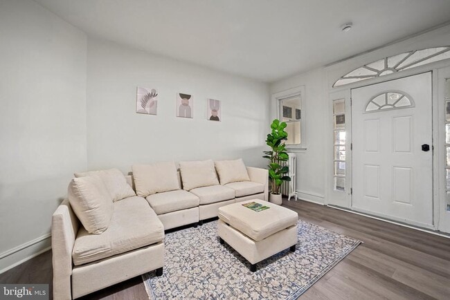 Building Photo - 312 E Eleanor St