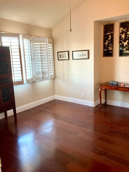 Building Photo - 31264 Contour Ave