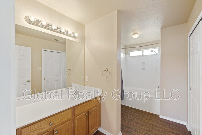 Building Photo - 109 Starling Creek