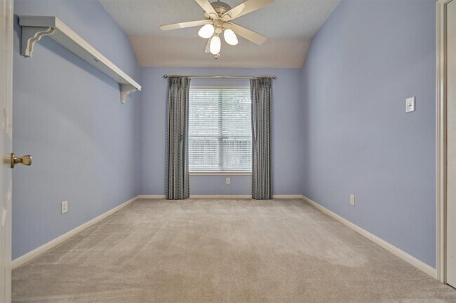 Building Photo - 3427 Lost Oak Dr