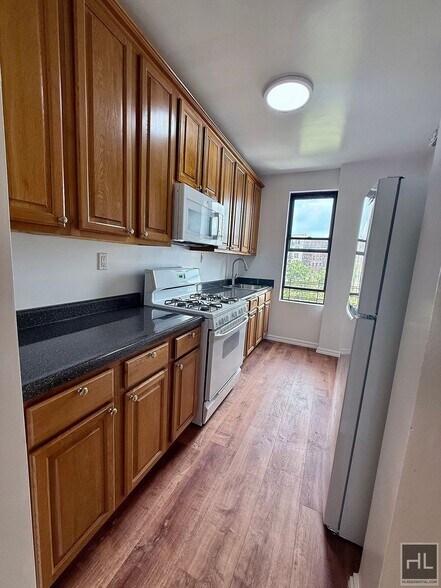 Building Photo - West 171st Street