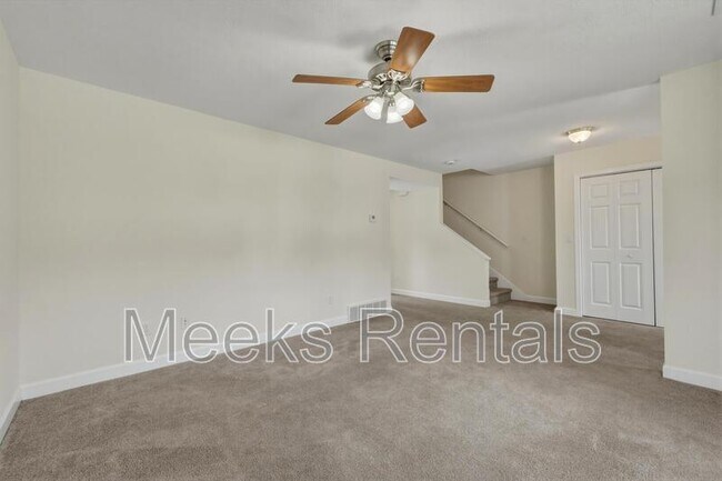 Building Photo - 40 Ariel Dr