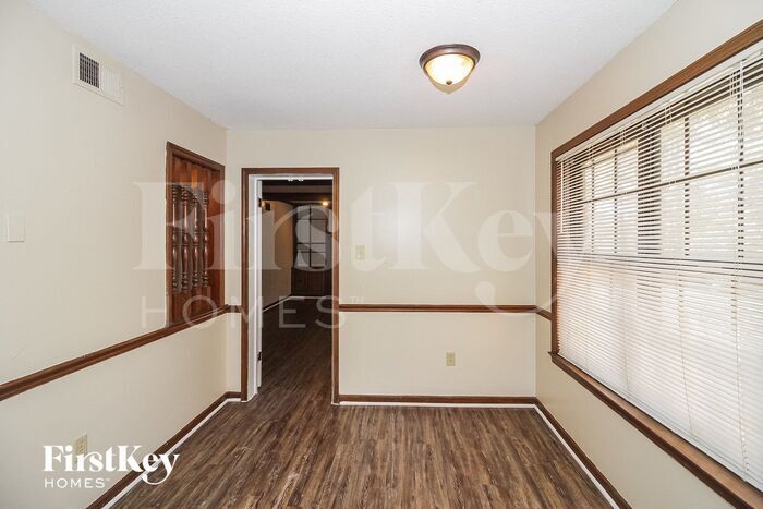 Building Photo - 4965 Gardenwood Dr