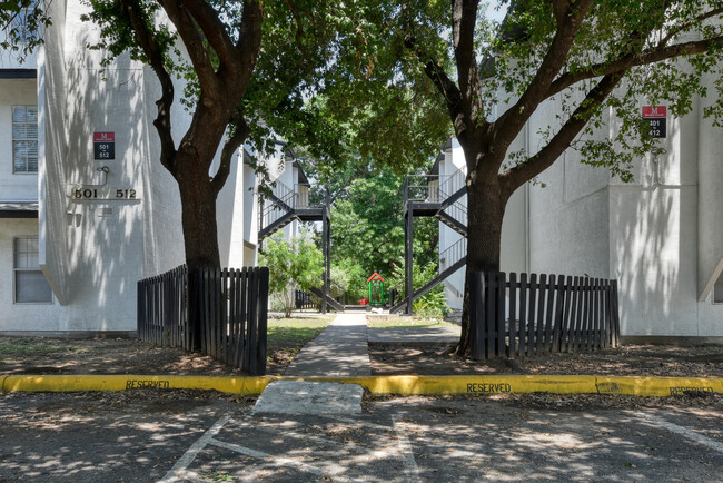 MayfieldGardens2024_LowRes-19 - Mayfield Gardens Apartment Homes