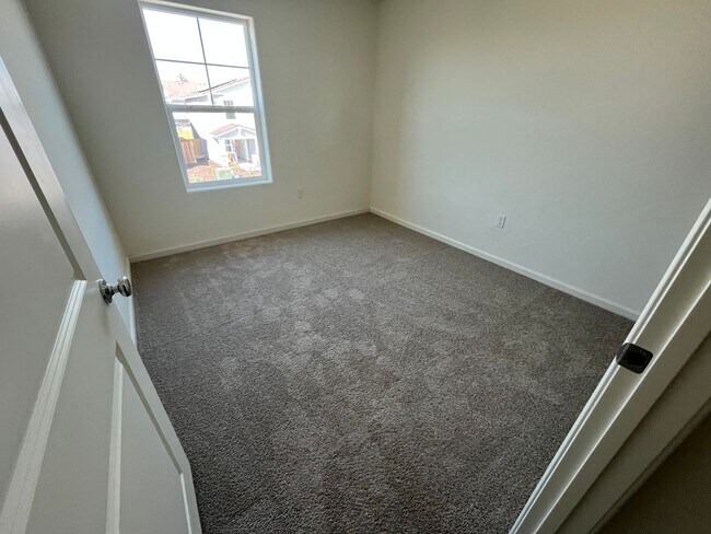 Building Photo - Beautiful brand NEW home for rent in Tulare, Ca