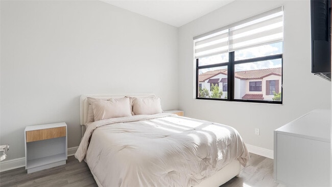 Building Photo - 20927 NW 1st Ct