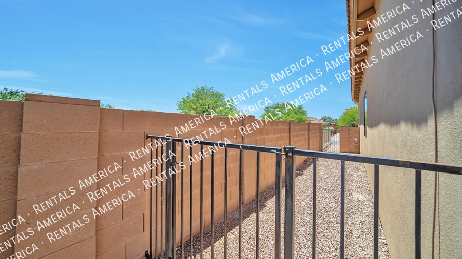 Building Photo - 10430 E Rita Ranch Crossing Cir