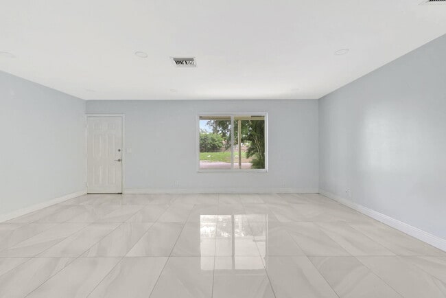 Building Photo - 4338 Forest Rd