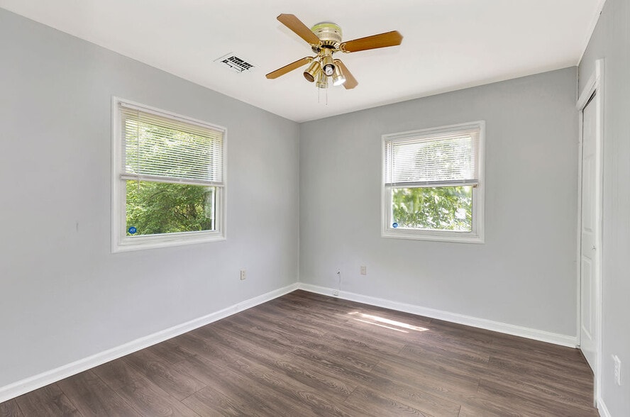 Building Photo - 3232 Deshler Dr