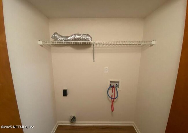 Building Photo - 702 Meadowbrook Dr