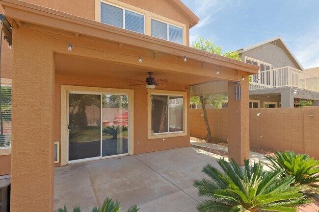 Building Photo - 14878 W Bloomfield Rd