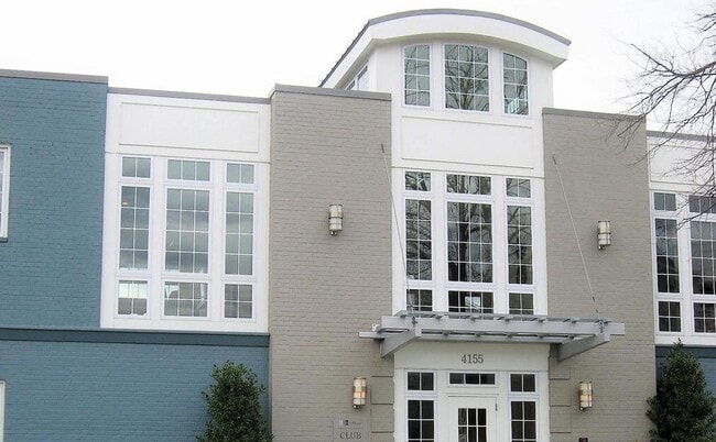 Building Photo - Gorgeous 1 Bed 1 Bath 1st Floor Condo In S...