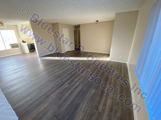 Building Photo - Now Available!!!  Single Story Home, Apple Valley With Large Lot