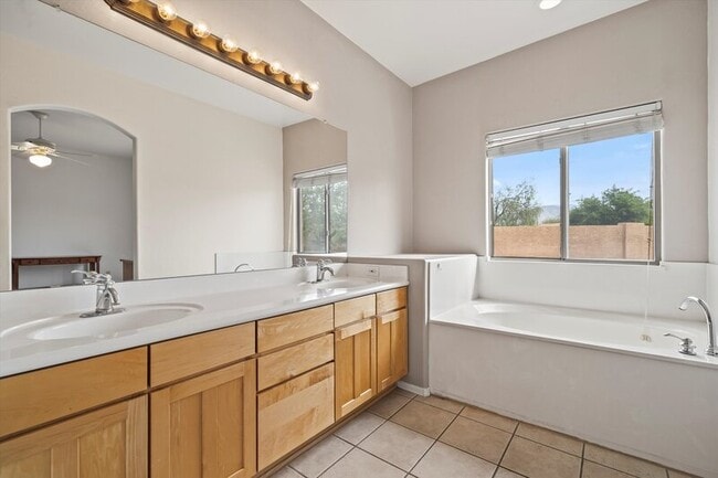 Building Photo - 1825 W Corte Tulipan