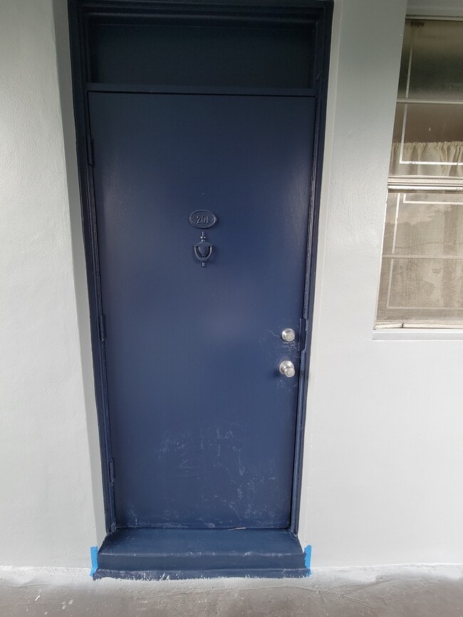 Building Photo - 5275 NW 10th Ct