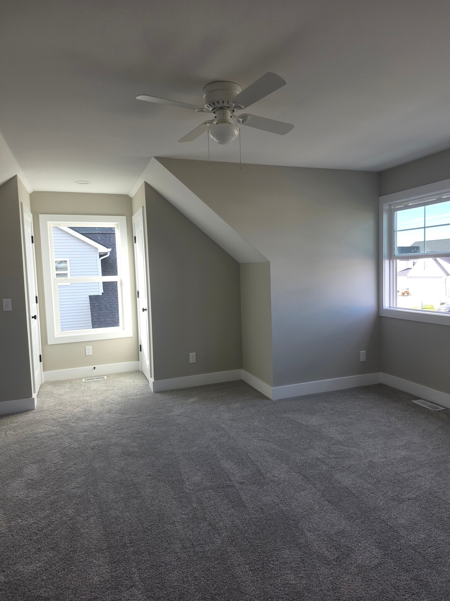 Building Photo - 9425 Newbury Ln