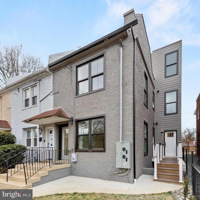 Building Photo - 5404 4th St NW