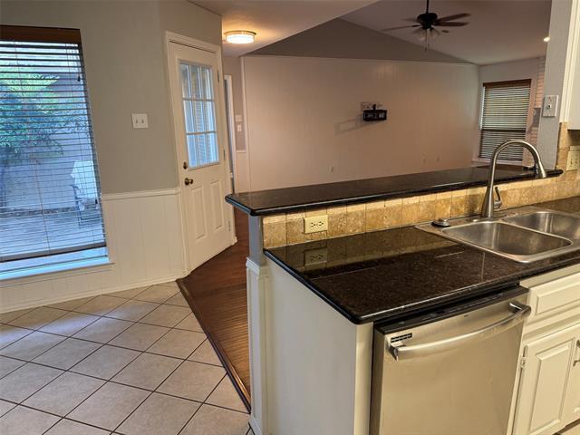 Building Photo - 16325 Lauder Ln