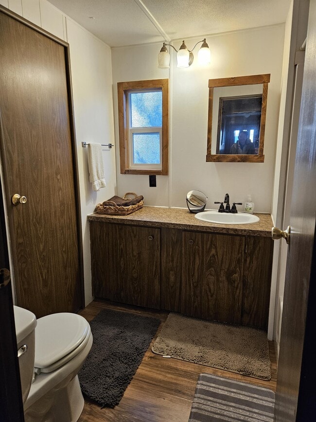 Building Photo - 2006 WY-352