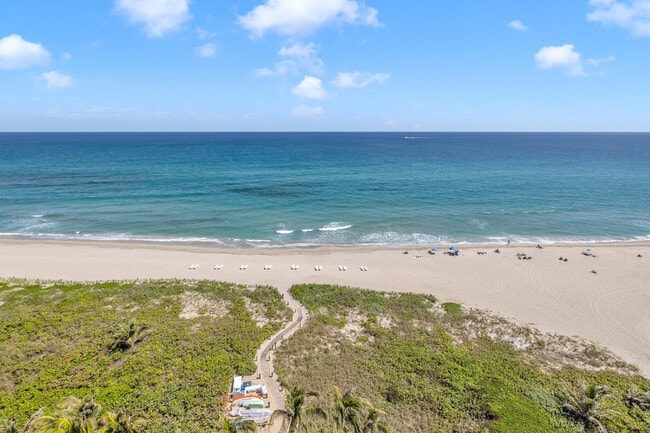 Building Photo - 3000 S Ocean Dr