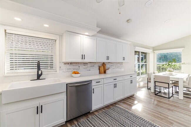 Building Photo - 956 Harbor Town Dr