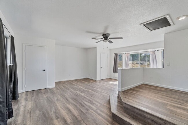 Building Photo - 31331 Auberry Rd