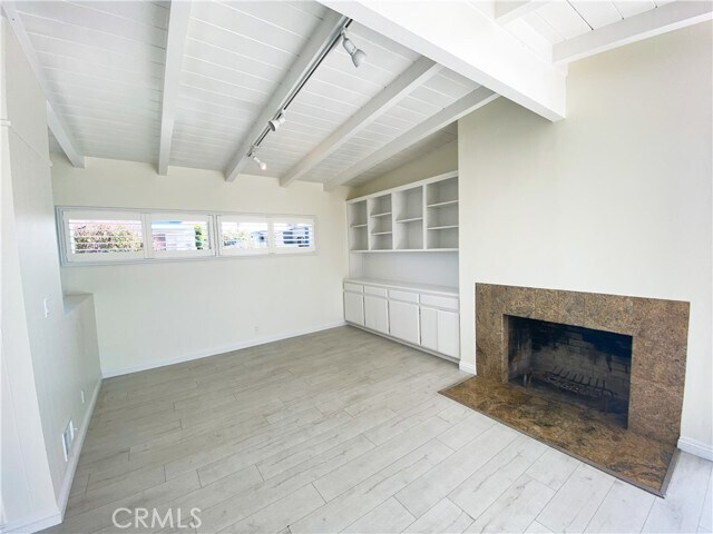 Building Photo - 233 6th St