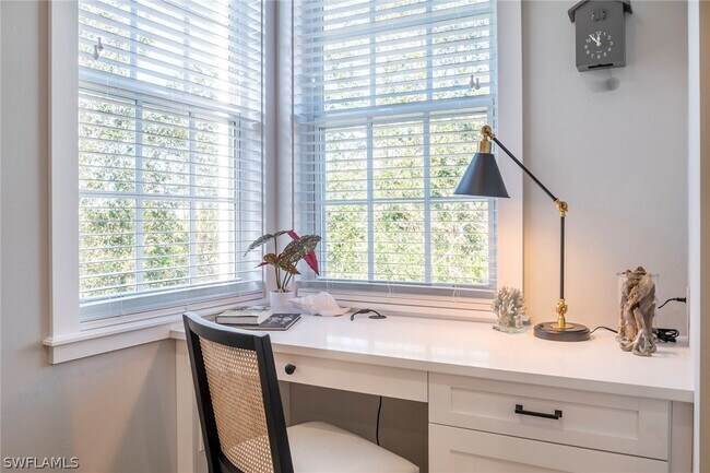 Building Photo - 1540 Clermont Dr