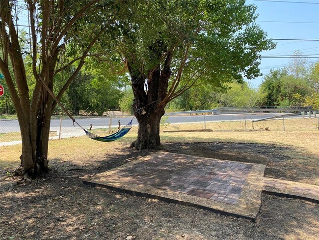 Building Photo - 3104 Birdwood Cir