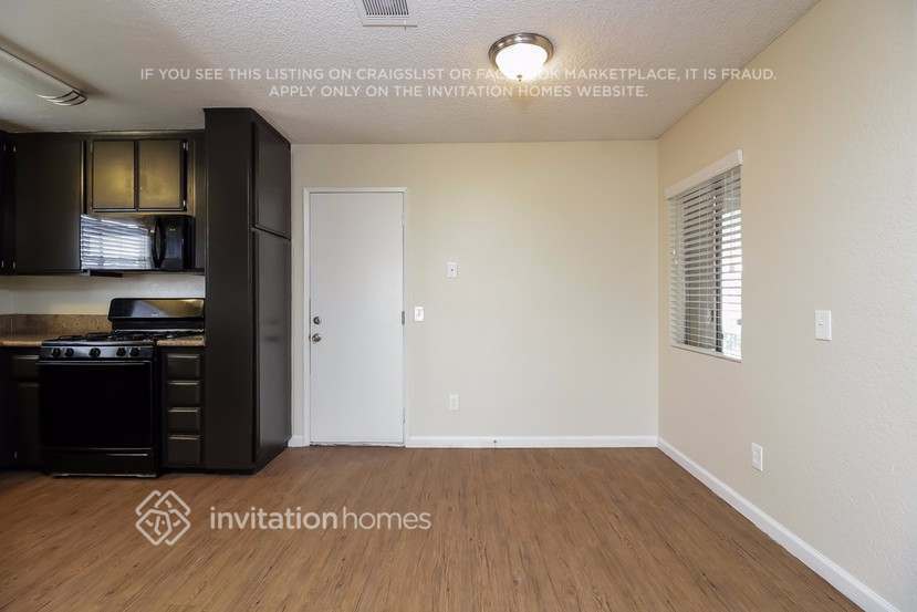 Building Photo - 14310 Agave St