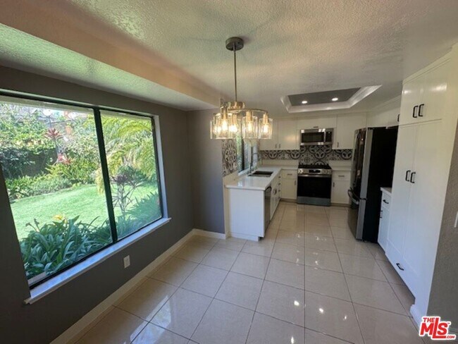 Building Photo - 6501 Bradley Pl