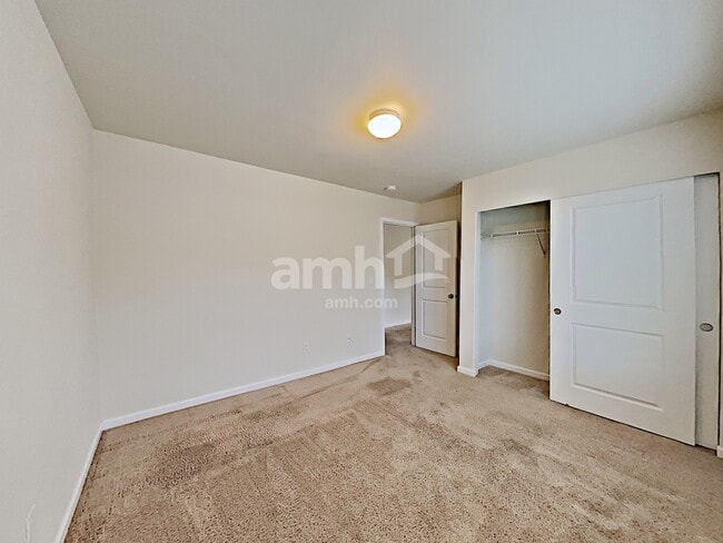 Building Photo - 1760 Chinook Ave