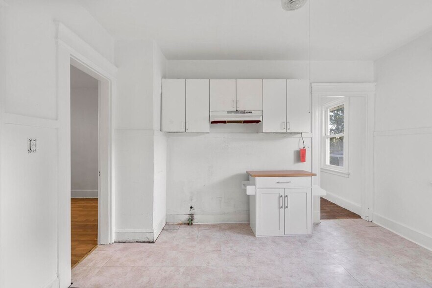 Building Photo - 97 Wall St