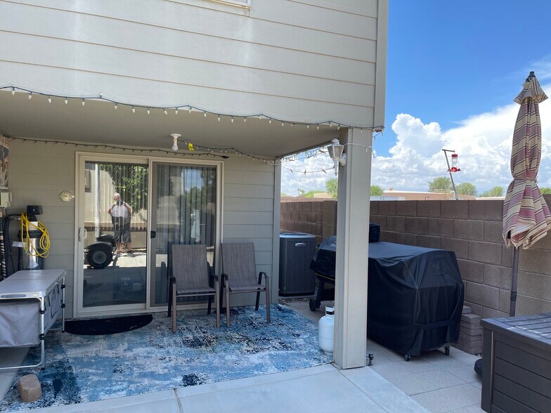 Patio - 17200 W Bell Rd