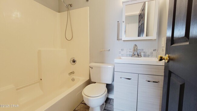 Building Photo - 1813 Arthur Ave