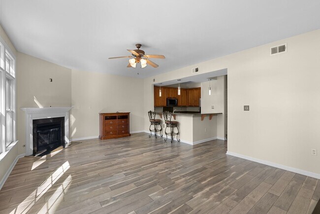 Building Photo - Spacious Condo in Norfolk