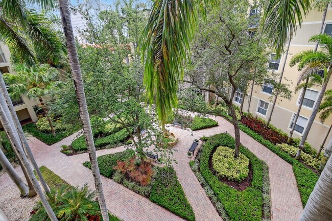 Building Photo - 630 S Sapodilla Ave