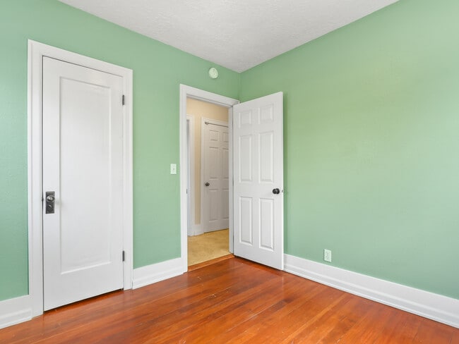 Building Photo - 9648 N Central St