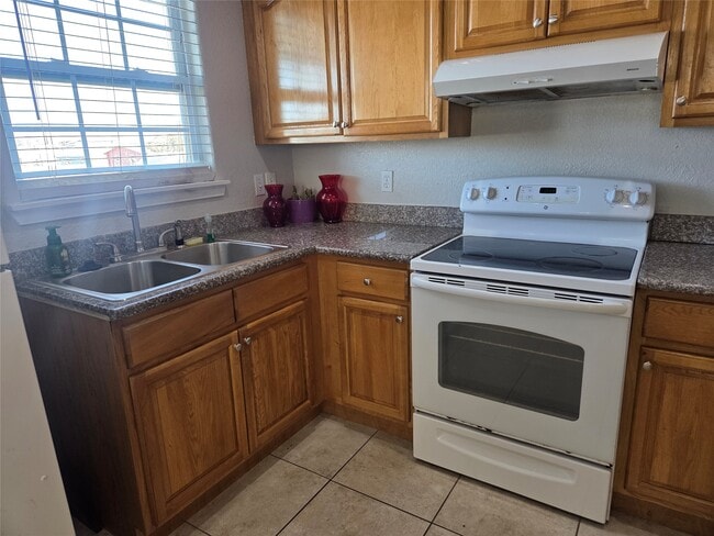 Building Photo - 5617 Avenue R 1/2