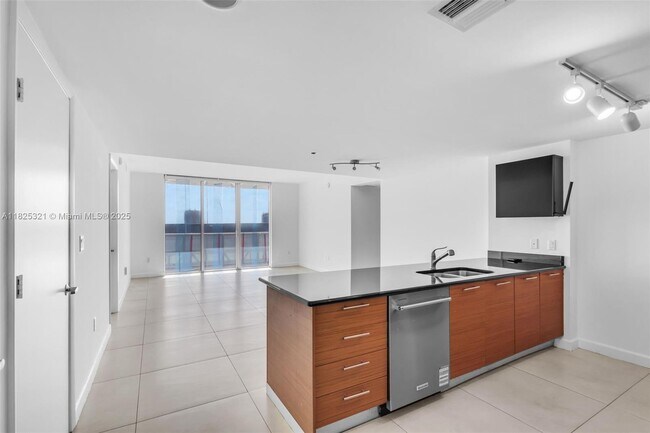 Building Photo - 50 Biscayne Blvd