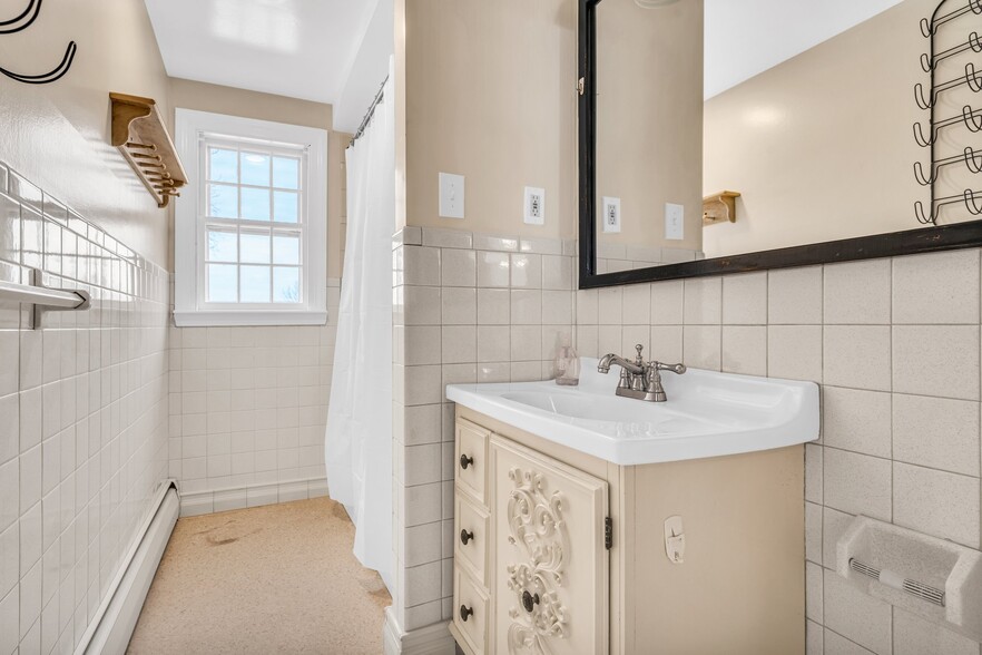 Building Photo - 12 Lee Ave