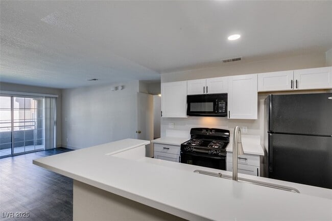 Building Photo - 2200 S Fort Apache Rd