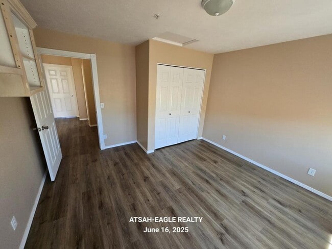 Building Photo - 1200 Glen Canyon Dr