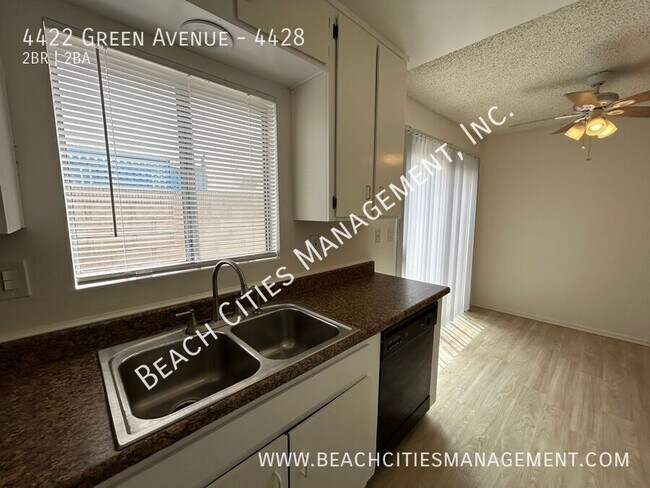 Building Photo - 4422 Green Ave