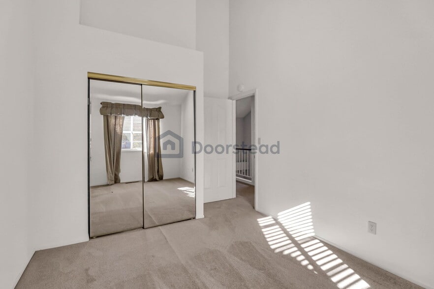 Building Photo - 2639 Heritage Park Cir