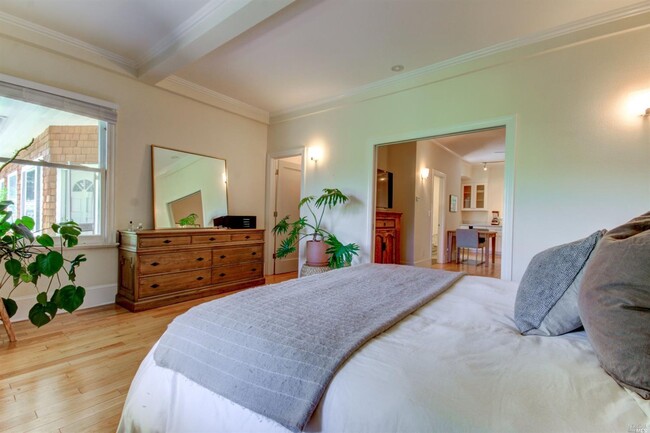 Building Photo - 346 Corte Madera Ave