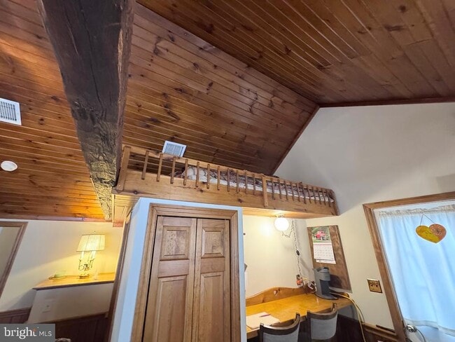 Building Photo - 2209 Shartlesville Rd