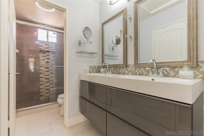 Building Photo - 2 Bed / 2 Bath Townhome in El Cajon