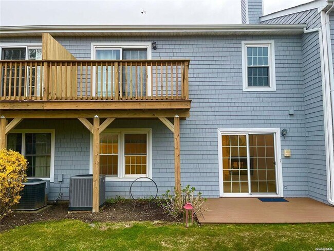 Building Photo - 120 Lakebridge Dr S
