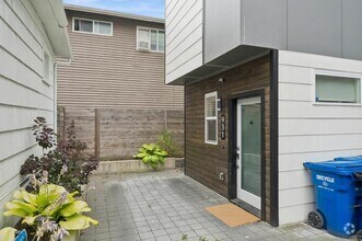 Building Photo - 2 bedroom in Seattle WA 98107